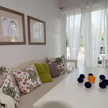 Garden House * Velika (Thessaly)